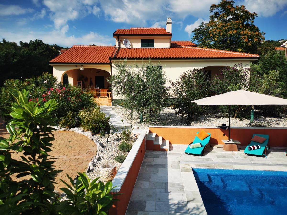 Villa Oasis Кострена Екстериор снимка