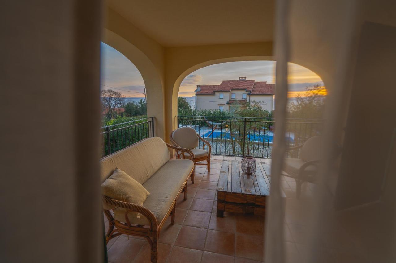 Villa Oasis Кострена Екстериор снимка